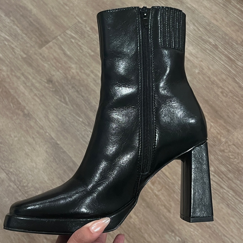 Steve Madden Freya Boots (WORN ONCE)